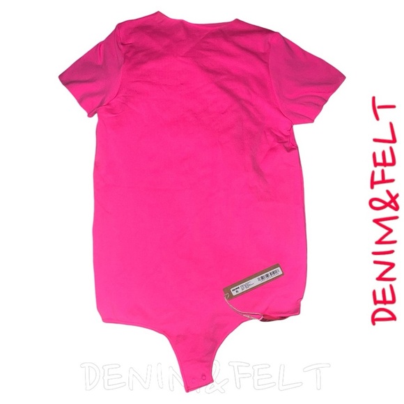 SKIMS ESSENTIAL T-SHIRT BODYSUIT | Color PINK HIGHLIGHTER | NEW/NWT | RARE!!🩷🩷 - Picture 6 of 10